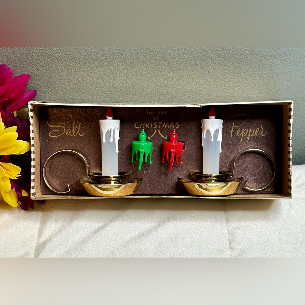 Vintage 1960’s DAVIS Salt ‘n’ Pepper Candle Sticks w/Changeable Holiday Wax Tips